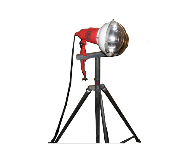ハロゲンライト 日動工業　HS-300L 300W 三脚スタンド付き　新品未使用 日動工業株式会社｜スタンダード三脚